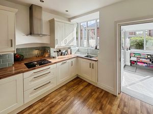 Kitchen- click for photo gallery